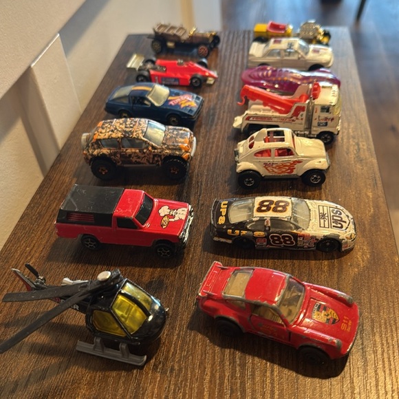 Unique and Rare older hot wheels and matchbox cars 🚘 13 total cars - Picture 5 of 8